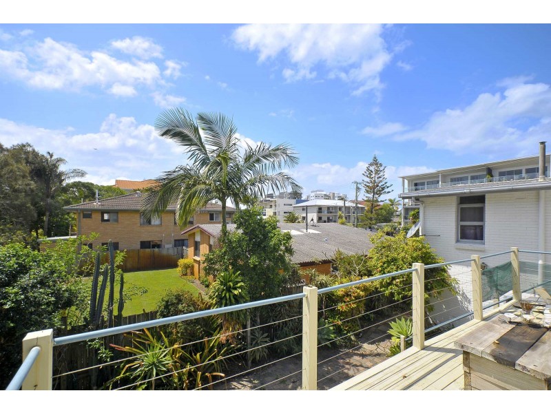 11 Tallebudgera Drive, Palm Beach QLD 4221