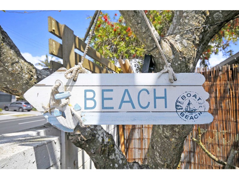 11 Tallebudgera Drive, Palm Beach QLD 4221