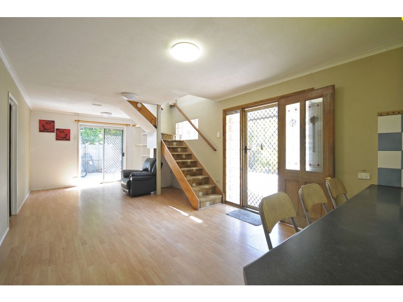 11 Tallebudgera Drive, Palm Beach QLD 4221