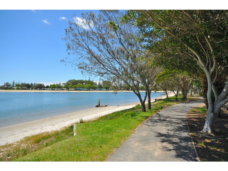 11 Tallebudgera Drive, Palm Beach QLD 4221