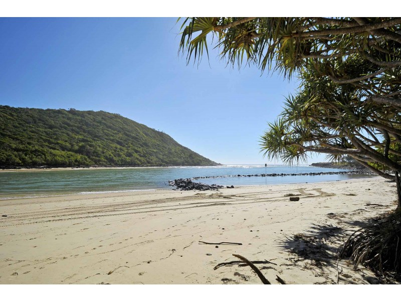 11 Tallebudgera Drive, Palm Beach QLD 4221