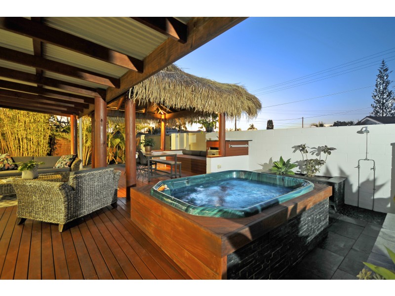 20 Iluka Street, Palm Beach QLD 4221