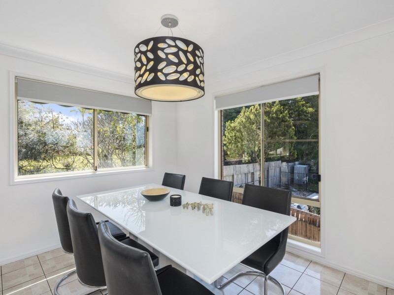 2/10 Kintyre Crescent, Banora Point NSW 2486