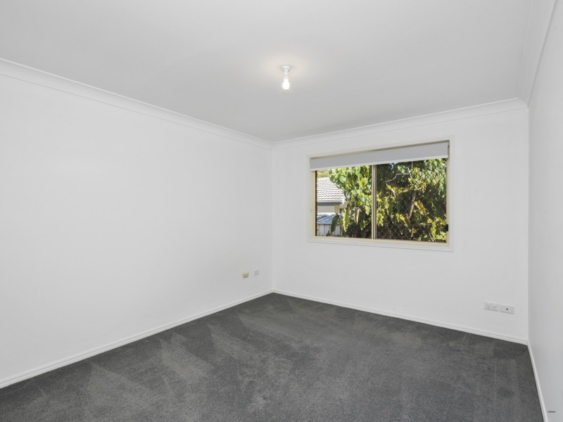 2/10 Kintyre Crescent, Banora Point NSW 2486