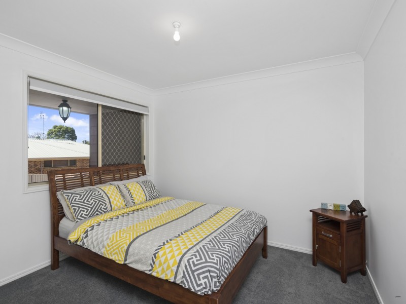 2/10 Kintyre Crescent, Banora Point NSW 2486