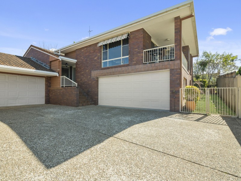 2/10 Kintyre Crescent, Banora Point NSW 2486