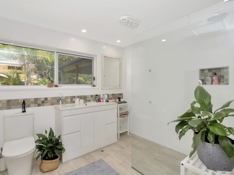 19 Walsh Street, Currumbin QLD 4223