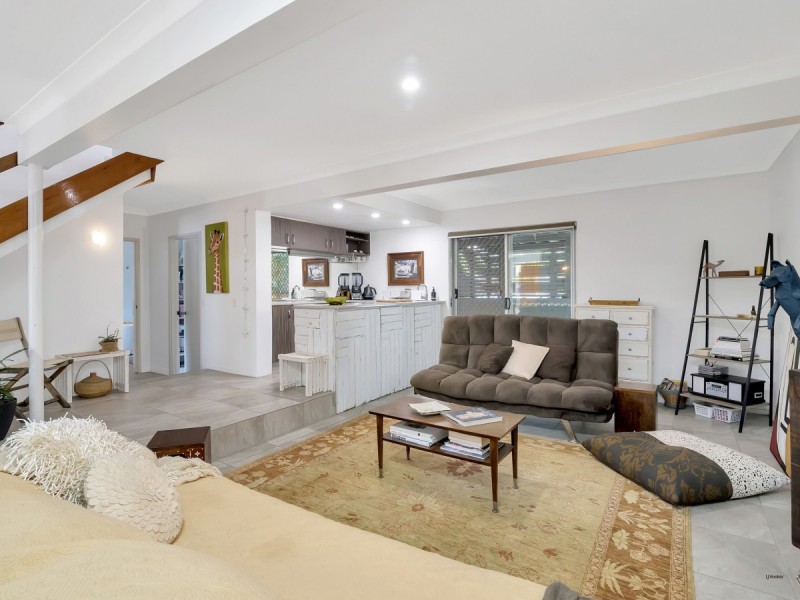 19 Walsh Street, Currumbin QLD 4223