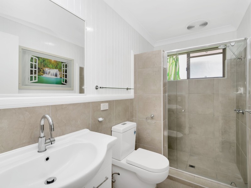 18 Bronzewing Close, Elanora QLD 4221