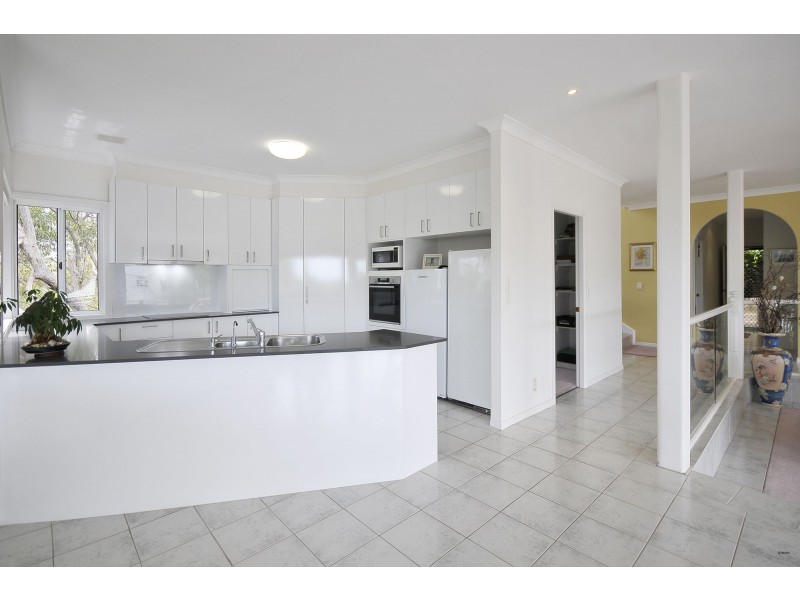 37 Killara Street, Currumbin Waters QLD 4223