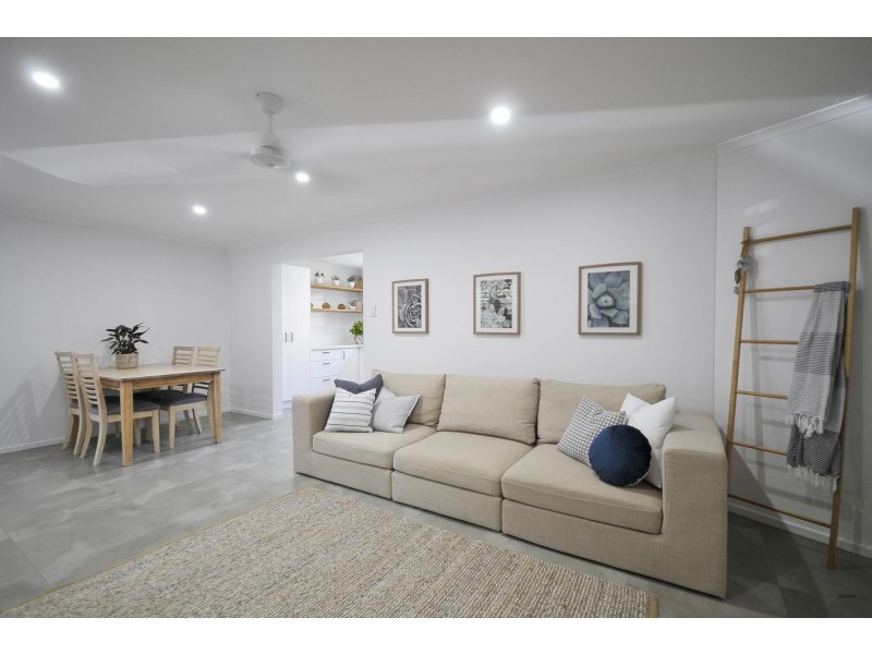7/10 Twenty First Avenue, Palm Beach QLD 4221