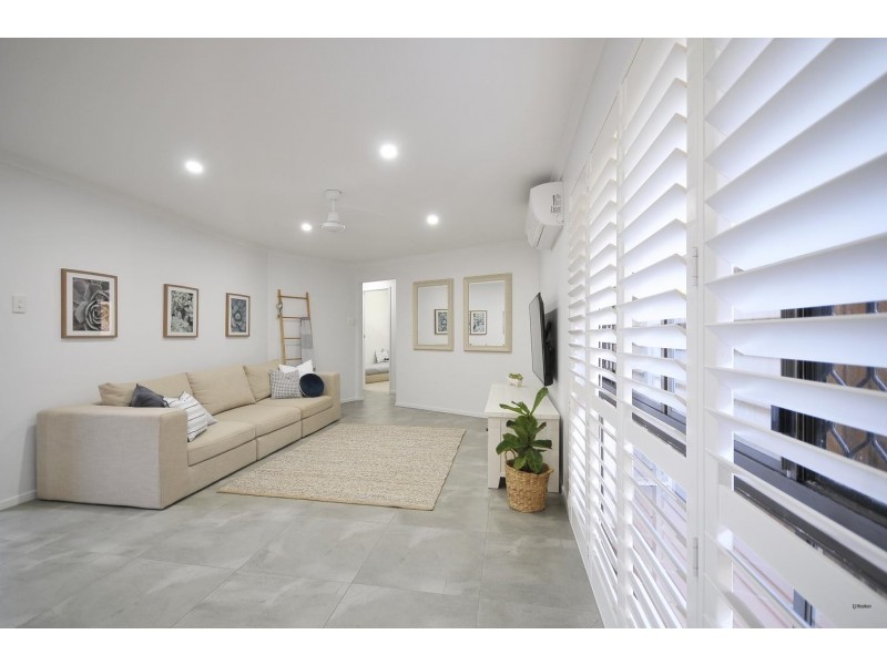 7/10 Twenty First Avenue, Palm Beach QLD 4221