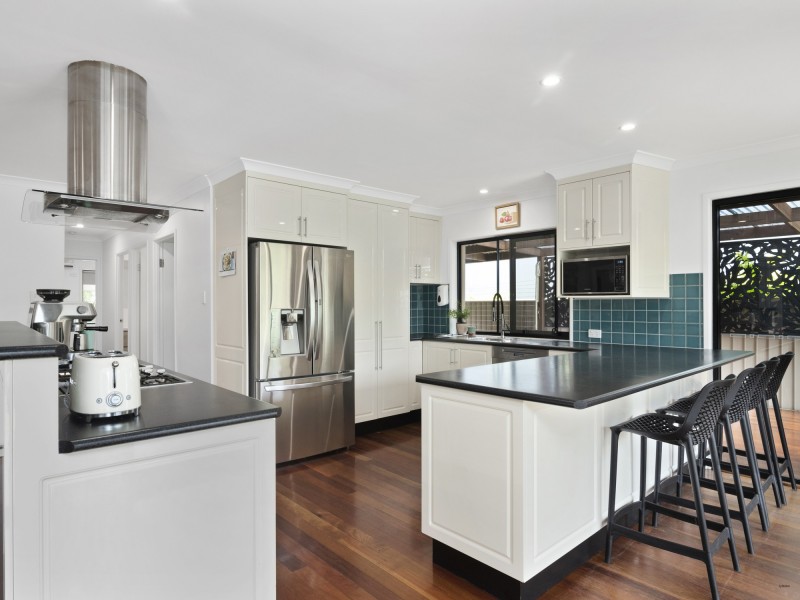 10 Tabilban Street, Burleigh Heads QLD 4220