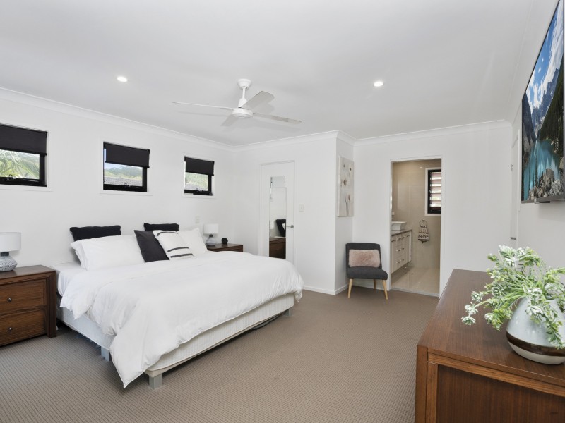 10 Tabilban Street, Burleigh Heads QLD 4220