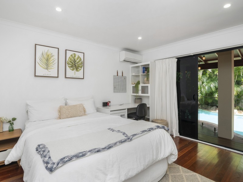 10 Tabilban Street, Burleigh Heads QLD 4220