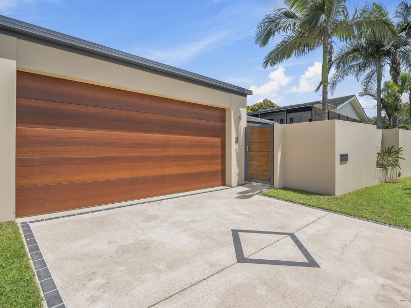 10 Tabilban Street, Burleigh Heads QLD 4220