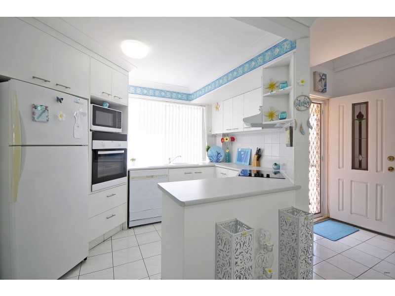 1/25 Twenty Seventh Avenue, Palm Beach QLD 4221