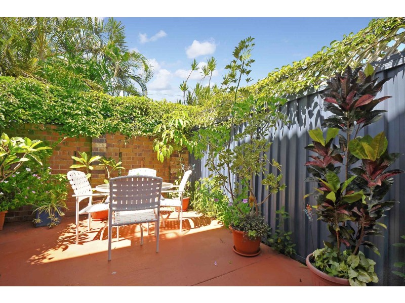1/25 Twenty Seventh Avenue, Palm Beach QLD 4221
