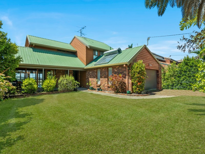 16 Seaview Parade, Elanora QLD 4221