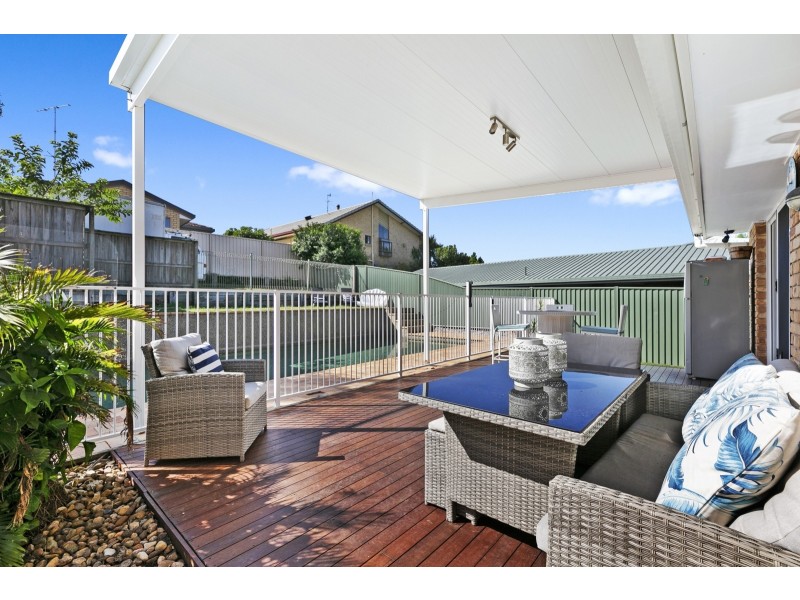 22 Swanbourne Way, Elanora QLD 4221