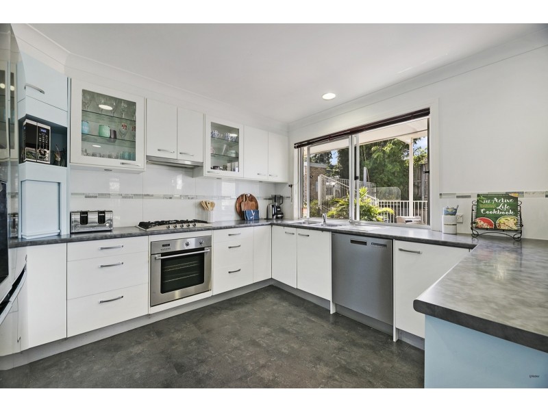 22 Swanbourne Way, Elanora QLD 4221