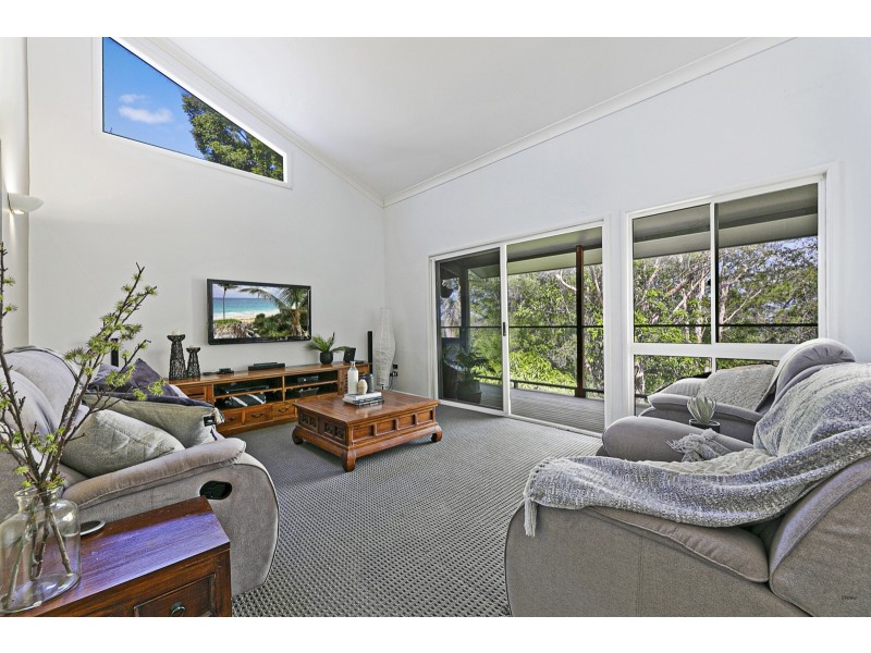 22 Swanbourne Way, Elanora QLD 4221