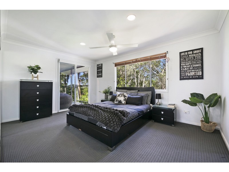 22 Swanbourne Way, Elanora QLD 4221