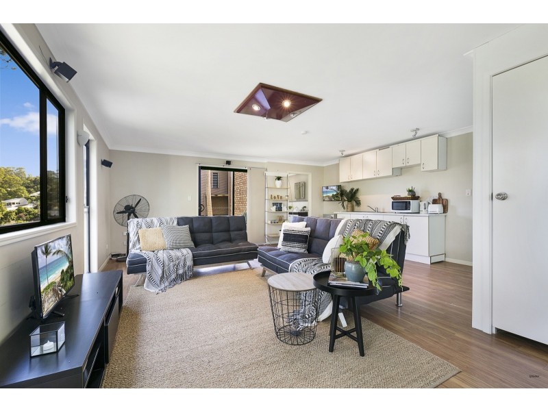 22 Swanbourne Way, Elanora QLD 4221