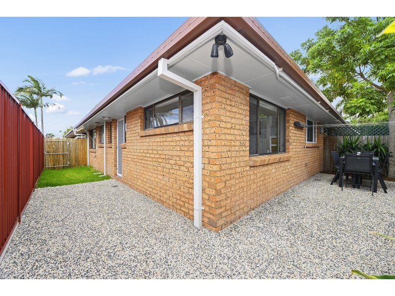 2/4 Cotinga Crescent, Burleigh Waters QLD 4220