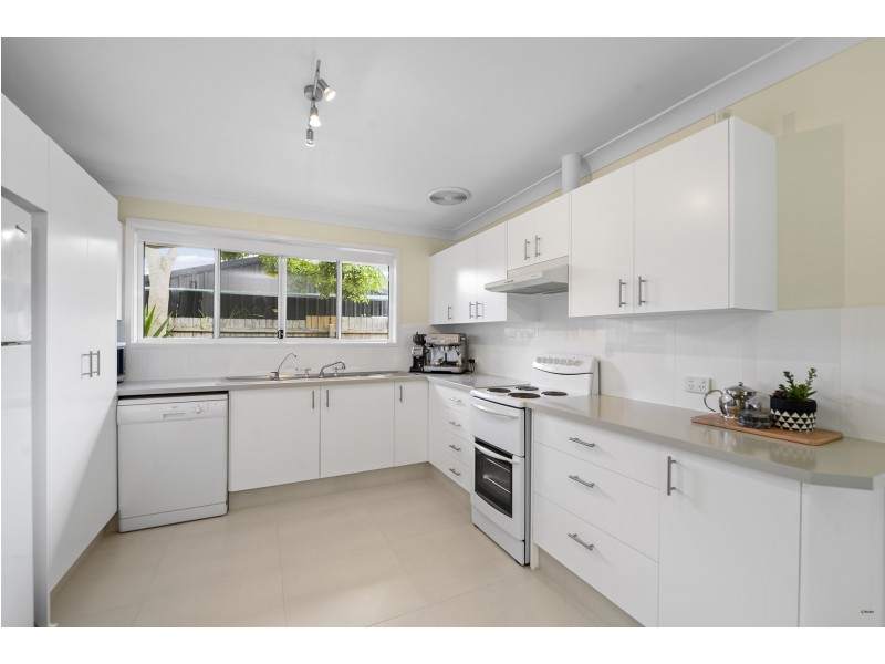 2/4 Cotinga Crescent, Burleigh Waters QLD 4220