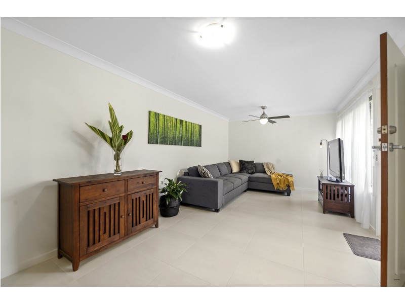 2/4 Cotinga Crescent, Burleigh Waters QLD 4220