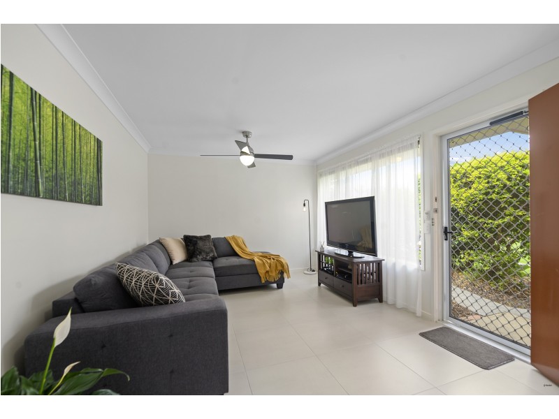 2/4 Cotinga Crescent, Burleigh Waters QLD 4220