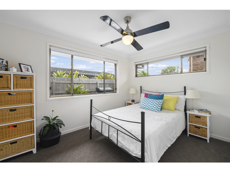 2/4 Cotinga Crescent, Burleigh Waters QLD 4220