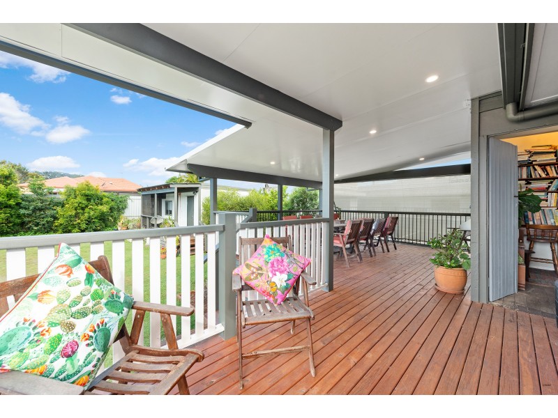 40 Currumbin Creek Road, Currumbin Waters QLD 4223