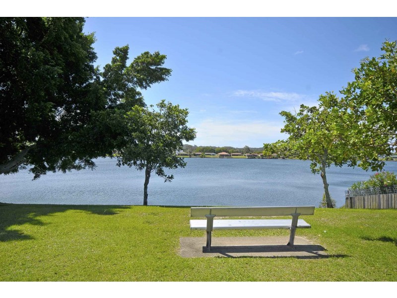 1/28 Darnel Street, Elanora QLD 4221