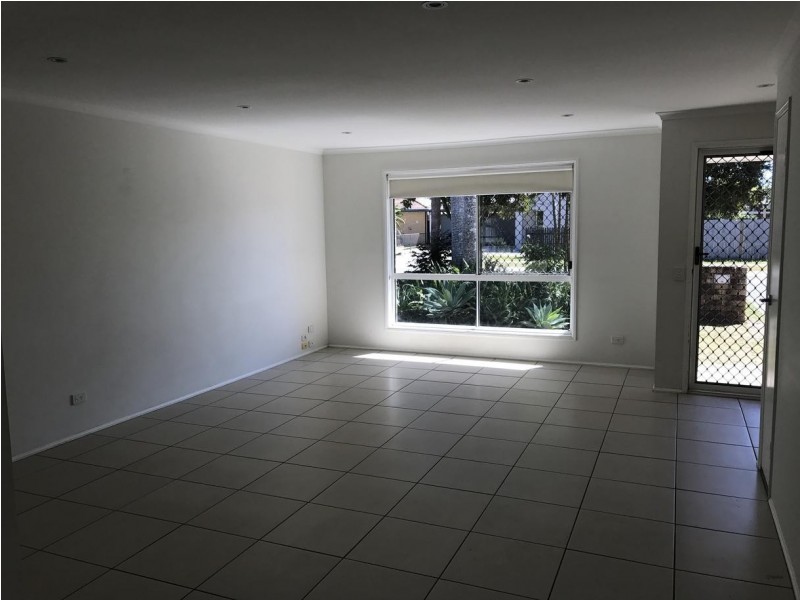 46 Cumberland Drive, Varsity Lakes QLD 4227