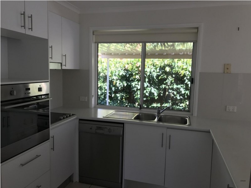 46 Cumberland Drive, Varsity Lakes QLD 4227