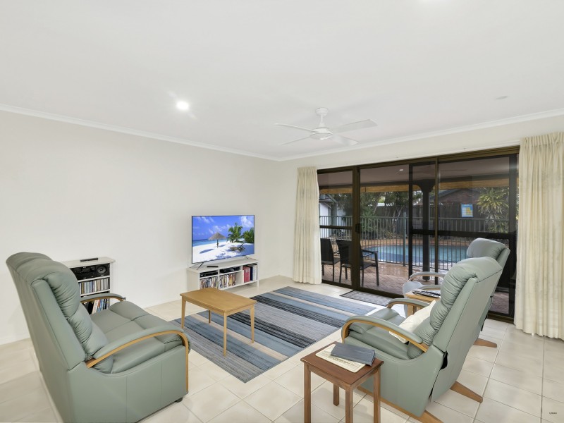 21 Pinon Close, Elanora QLD 4221