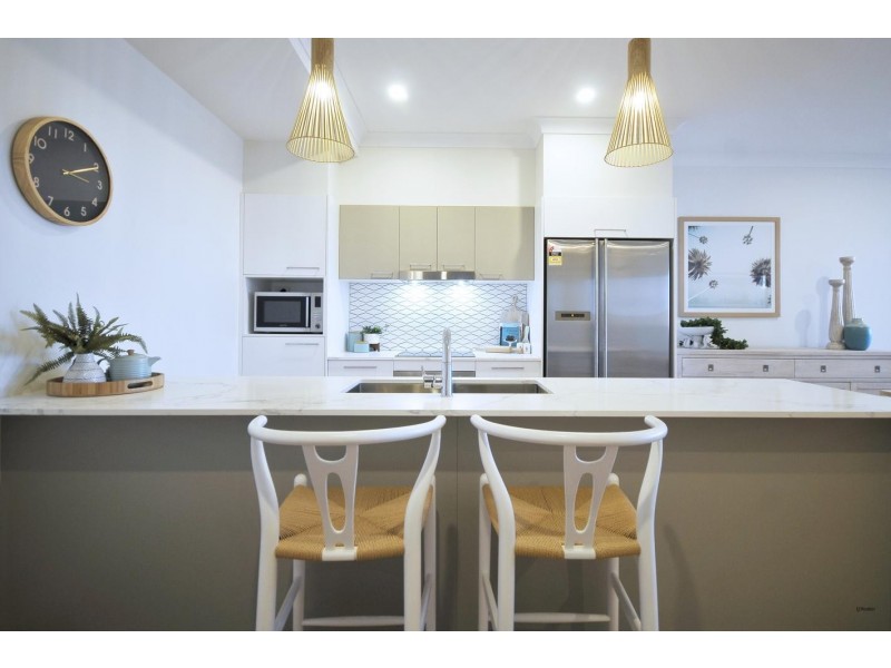 1/4 Twenty Seventh Avenue, Palm Beach QLD 4221