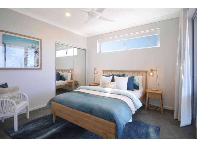 1/4 Twenty Seventh Avenue, Palm Beach QLD 4221