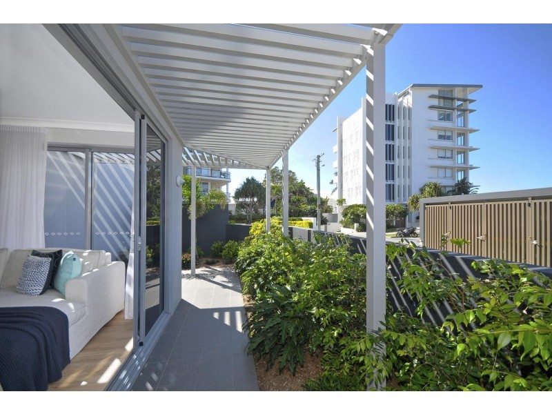 1/4 Twenty Seventh Avenue, Palm Beach QLD 4221