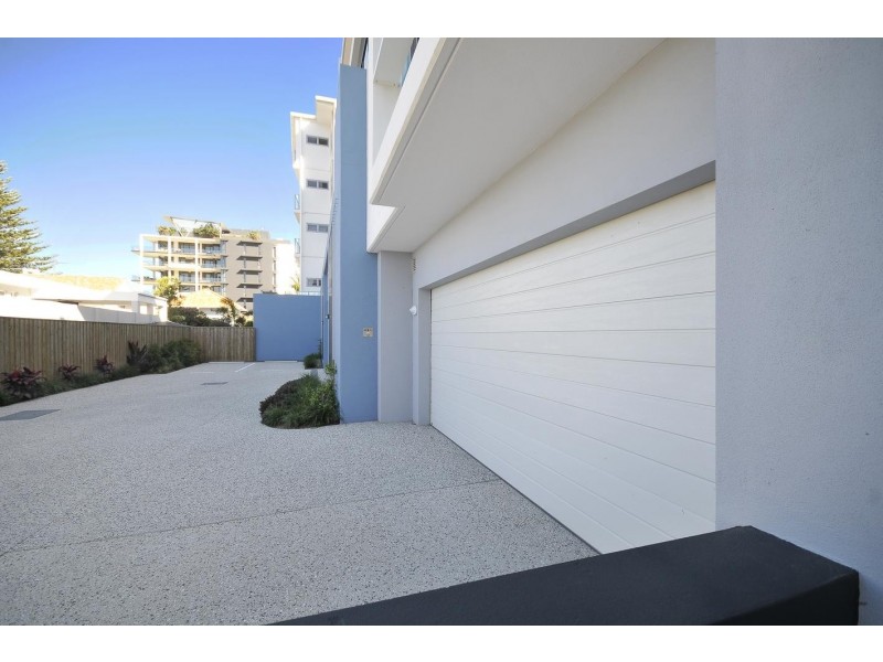 1/4 Twenty Seventh Avenue, Palm Beach QLD 4221