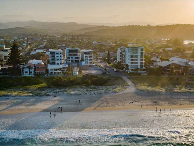 1/4 Twenty Seventh Avenue, Palm Beach QLD 4221