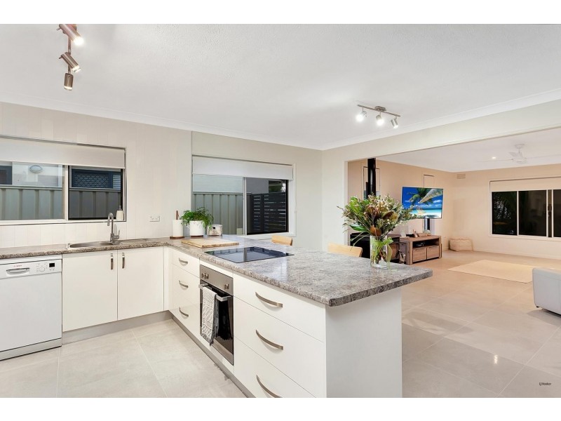 11 Tatha Avenue, Palm Beach QLD 4221