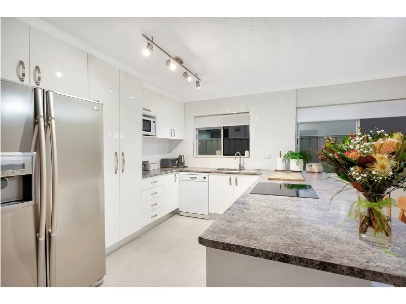 11 Tatha Avenue, Palm Beach QLD 4221