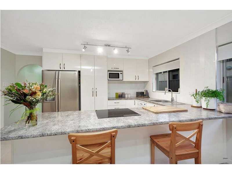 11 Tatha Avenue, Palm Beach QLD 4221
