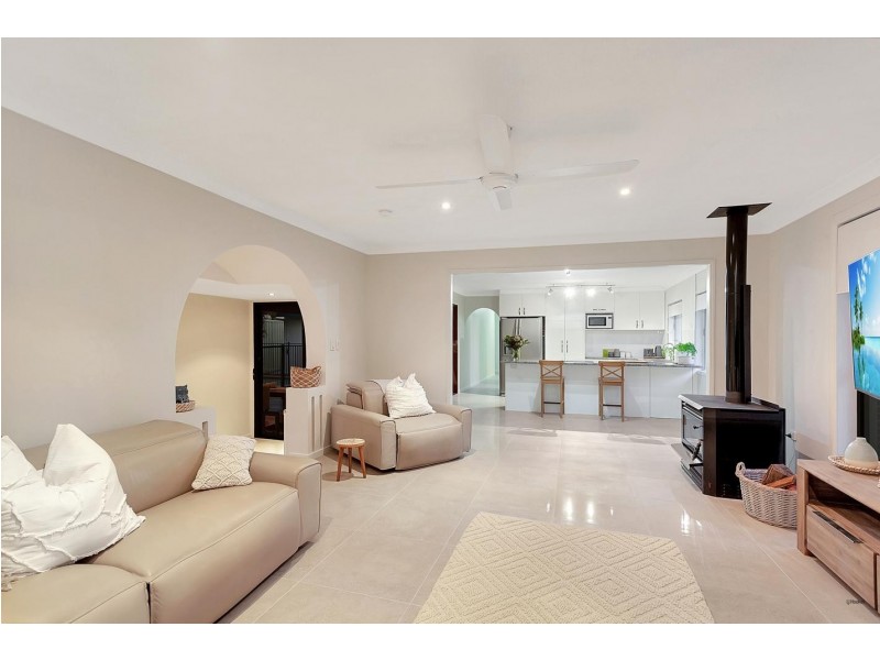 11 Tatha Avenue, Palm Beach QLD 4221