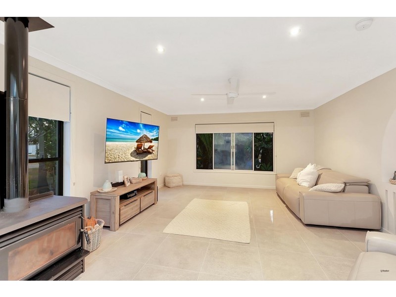 11 Tatha Avenue, Palm Beach QLD 4221