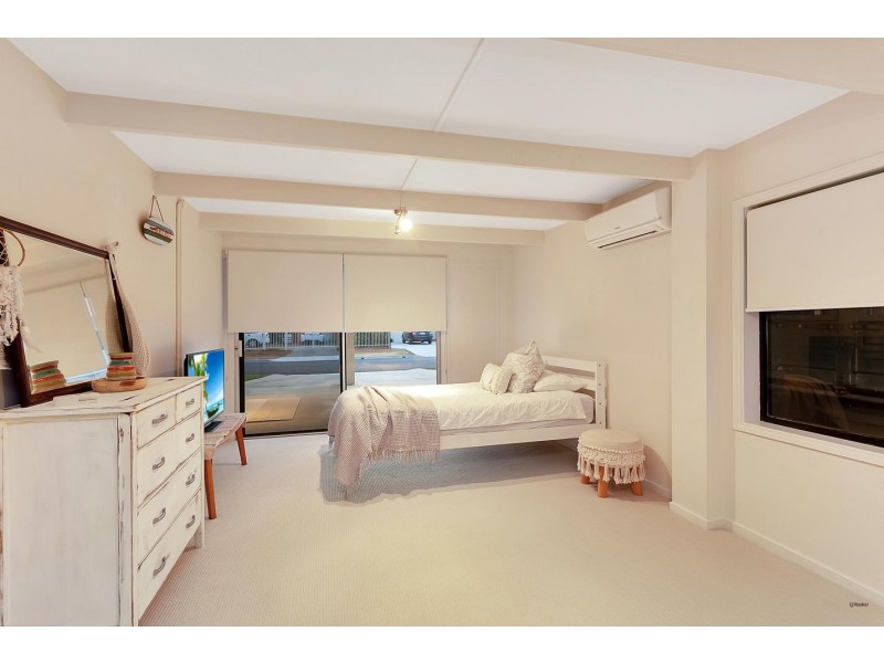 11 Tatha Avenue, Palm Beach QLD 4221