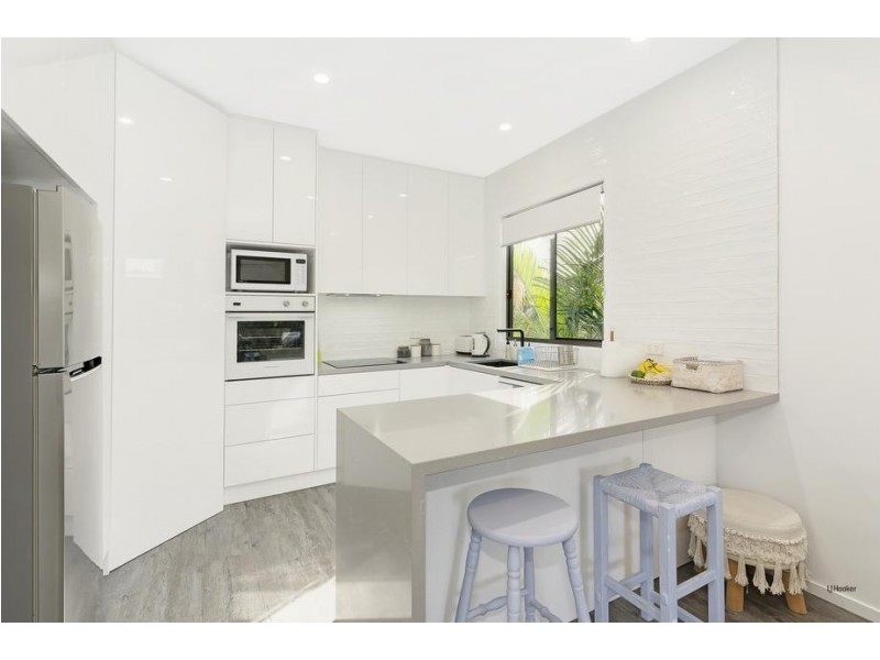 11 Tatha Avenue, Palm Beach QLD 4221